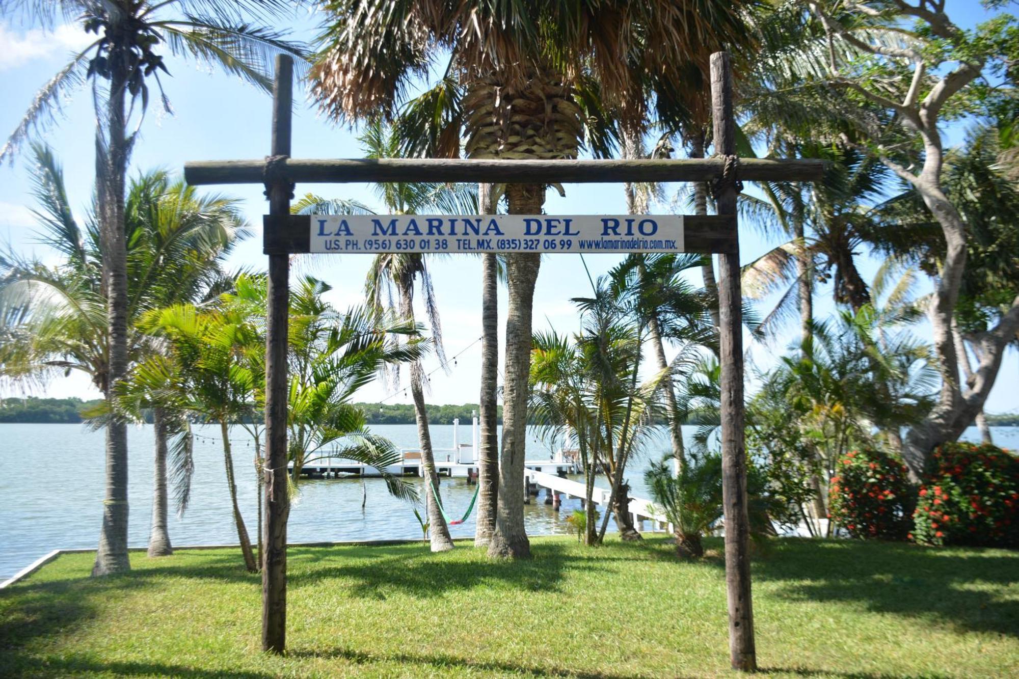 Hotel La Marina Del Rio La Pesca Exterior photo
